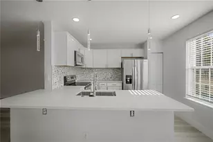 1042 Waterside Dr, Celebration, FL 34747 - Photo 8