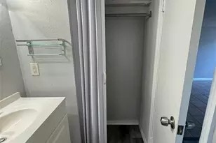 3105 S Crystal Lake Dr, Orlando, FL 32806 - Photo 26