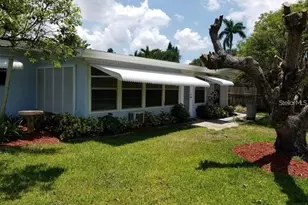 1385 NE Hilltop St, Jensen Beach, FL 34957 - Photo 2