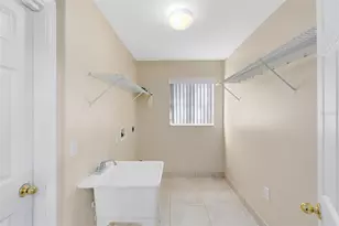 302 Erie Dr, Poinciana, FL 34759 - Photo 16