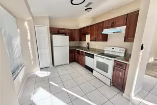 2359 Harbor Town Dr, Kissimmee, FL 34744 - Photo 6