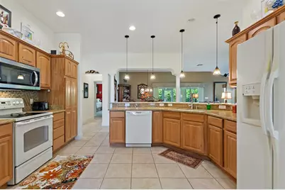 1258 Donalds Place, The Villages, FL 32162 - Photo 4