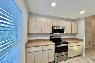 7469 Pond Cir, Spring Hill, FL 34606 - Photo 10