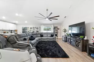 31 Morgan St, Auburndale, FL 33823 - Photo 6