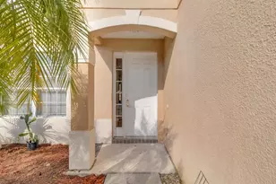 2827 Sand Arbor Cir, Orlando, FL 32824 - Photo 2