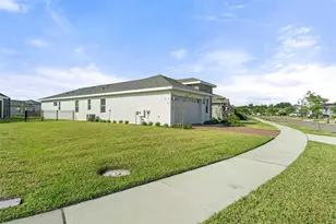 3168 Songbird Cir, Saint Cloud, FL 34773 - Photo 2