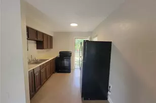 402 Peters St, Wildwood, FL 34785 - Photo 6