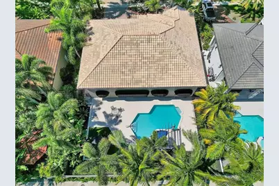 15945 NW 82nd Court, Miami Lakes, FL 33016 - Photo 2