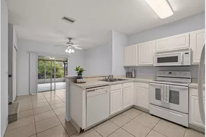 6124 Osprey Lake Circle, Riverview, FL 33578 - Photo 10