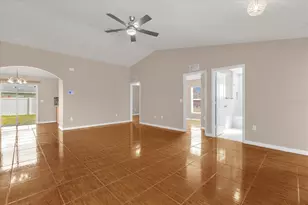 692 Reindeer Dr, Kissimmee, FL 34759 - Photo 2