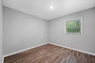 305 E Bougainvillea Ave, Tampa, FL 33612 - Photo 12