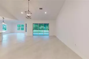 963 Sareta St SE, Palm Bay, FL 32909 - Photo 4