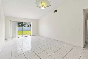 2580 King Oak Cir, Saint Cloud, FL 34769 - Photo 8