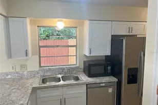 953 Monroe Ct, Apopka, FL 32703 - Photo 2