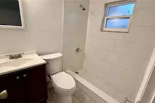 911 W Orange St, Kissimmee, FL 34741 - Photo 10