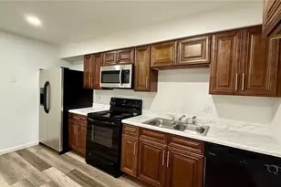 911 W Orange St, Kissimmee, FL 34741 - Photo 4