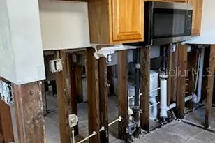 200 Country Club Dr, Largo, FL 33771 - Photo 8