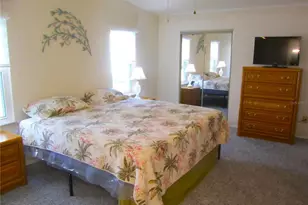 805 Camelia Ct, Lady Lake, FL 32159 - Photo 16