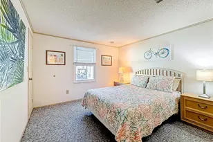 805 Camelia Ct, Lady Lake, FL 32159 - Photo 14