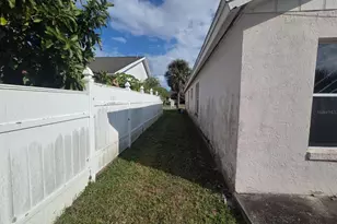 299 Indian Point Cir, Kissimmee, FL 34746 - Photo 20