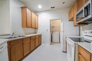 3000 Laurel Park Ln, Kissimmee, FL 34741 - Photo 16