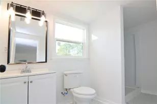 711 Kempten St NW, Palm Bay, FL 32907 - Photo 10