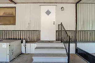 4907 Dacca Dr, Tampa, FL 33619 - Photo 8