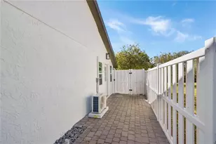 12826 Illinois Woods Ln, Orlando, FL 32824 - Photo 2