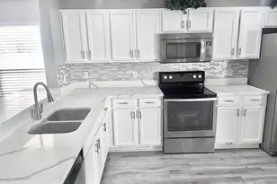 501 Flower Fields Ln, Orlando, FL 32824 - Photo 2