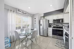 1232 Barefoot Bay Dr, Orlando, FL 32824 - Photo 6