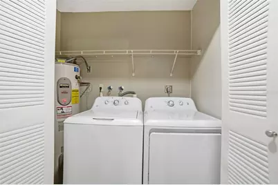 8300 NW 193rd Lane, Hialeah, FL 33015 - Photo 22