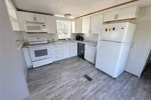 2534 Shiner Dr, Lake Wales, FL 33898 - Photo 8