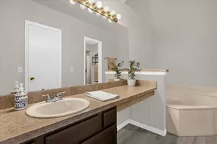 6474 Haughton Ln, Orlando, FL 32835 - Photo 18