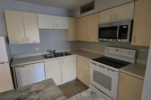 300 Lakepointe Dr, Altamonte Springs, FL 32701 - Photo 8