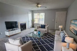 300 Lakepointe Dr, Altamonte Springs, FL 32701 - Photo 4