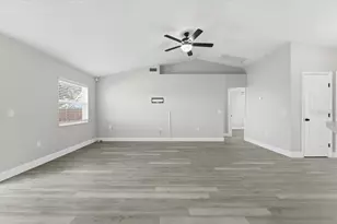 985 Highland Crest Cir, Lake Wales, FL 33853 - Photo 6