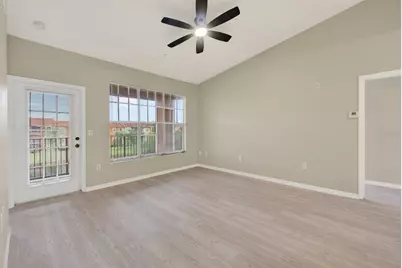 5572 Metrowest Boulevard #304, Orlando, FL 32811 - Photo 6