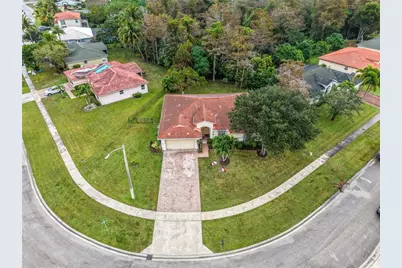 132 Chestnut Circle, Royal Palm Beach, FL 33411 - Photo 4