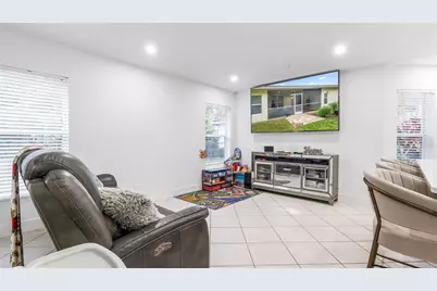 132 Chestnut Circle, Royal Palm Beach, FL 33411 - Photo 18