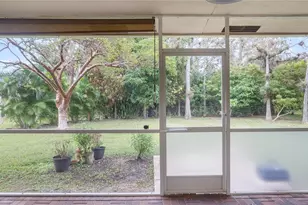 132 Chestnut Cir, Royal Palm Beach, FL 33411 - Photo 38