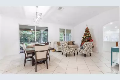 132 Chestnut Circle, Royal Palm Beach, FL 33411 - Photo 8