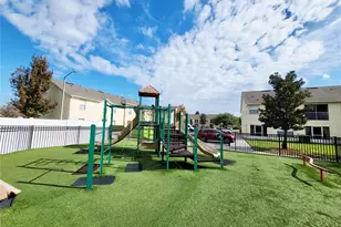 2816 Club Cortile Cir, Kissimmee, FL 34746 - Photo 14