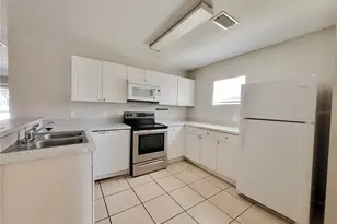 2816 Club Cortile Cir, Kissimmee, FL 34746 - Photo 6