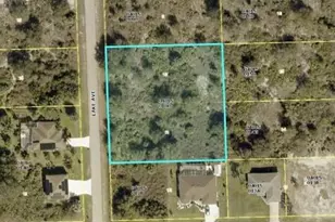 904 Lake Ave, Lehigh Acres, FL 33972 - Photo 1