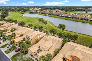 2472 Palm Tree Dr, Kissimmee, FL 34759 - Photo 2