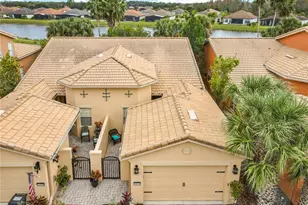 2472 Palm Tree Dr, Kissimmee, FL 34759 - Photo 4