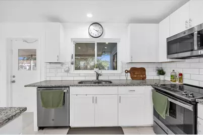 8208 Banyan Boulevard, Orlando, FL 32819 - Photo 16