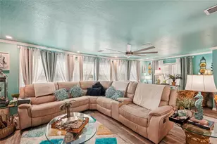 113 Castle Dr, Nokomis, FL 34275 - Photo 10