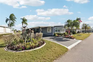 113 Castle Dr, Nokomis, FL 34275 - Photo 2