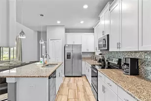 4760 Kings Castle Cir, Kissimmee, FL 34746 - Photo 6